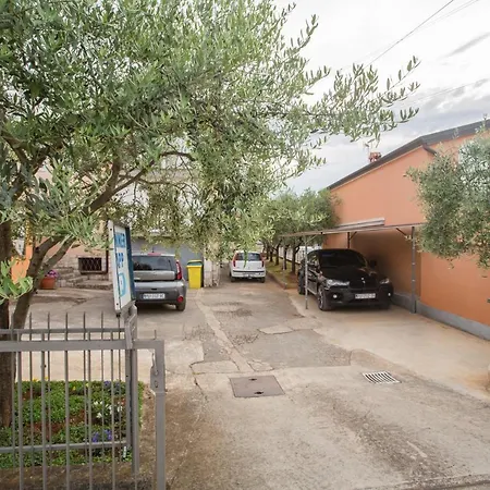 With A Parking Space - 19776 Apartman Umag