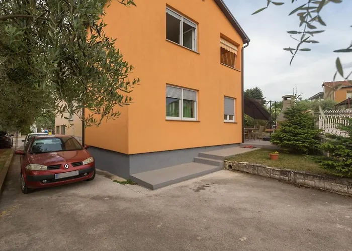 With A Parking Space - 19776 * Umag