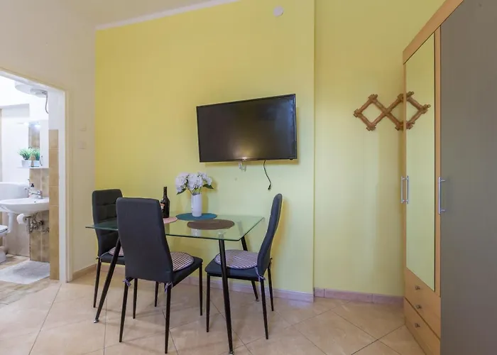 With A Parking Space - 19776 Apartman *