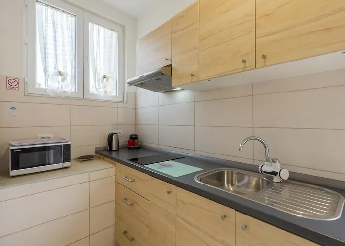 With A Parking Space - 19776 * Umag