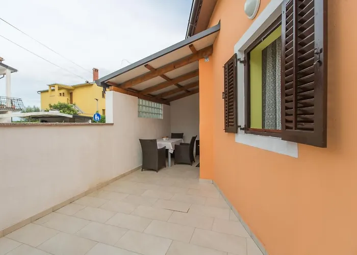 With A Parking Space - 19776 Apartman